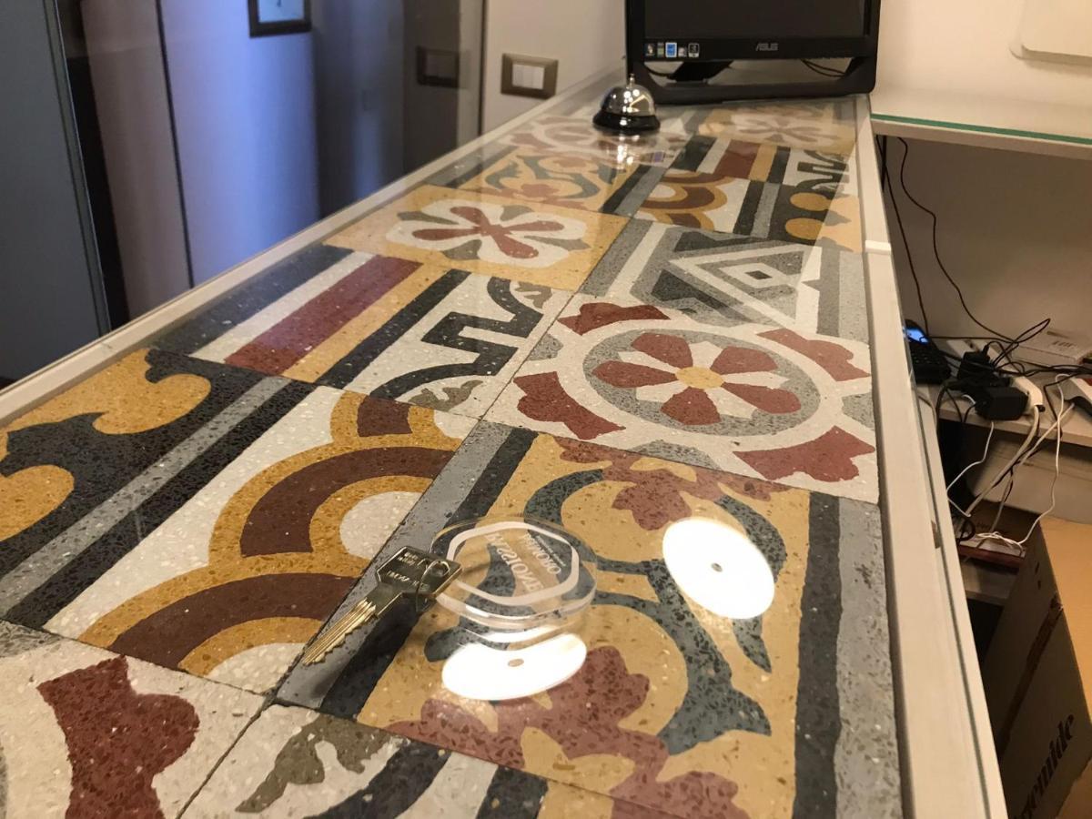 Belmoro - La Dimora Del Capo Bed & Breakfast Palermo Bagian luar foto