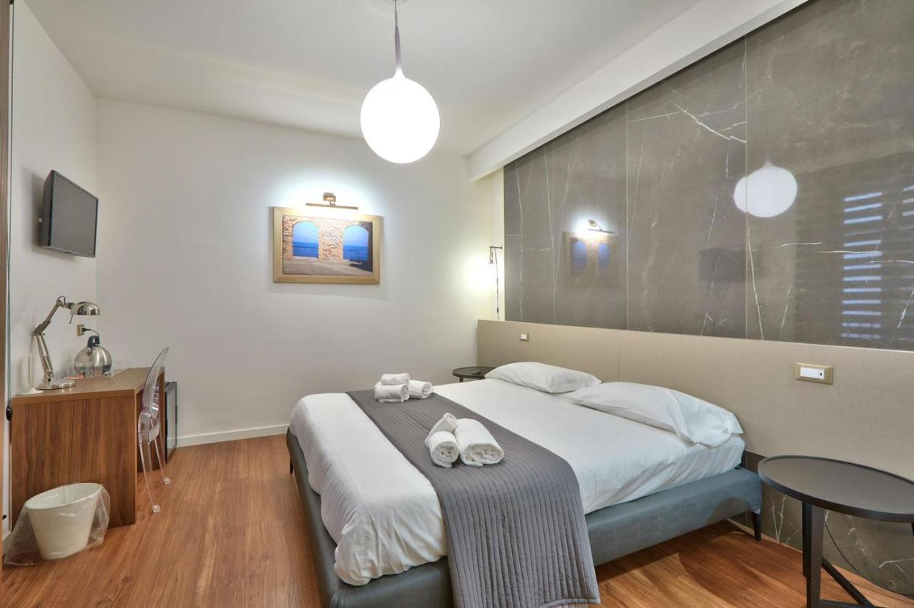 Belmoro - La Dimora Del Capo Bed & Breakfast Palermo Bagian luar foto