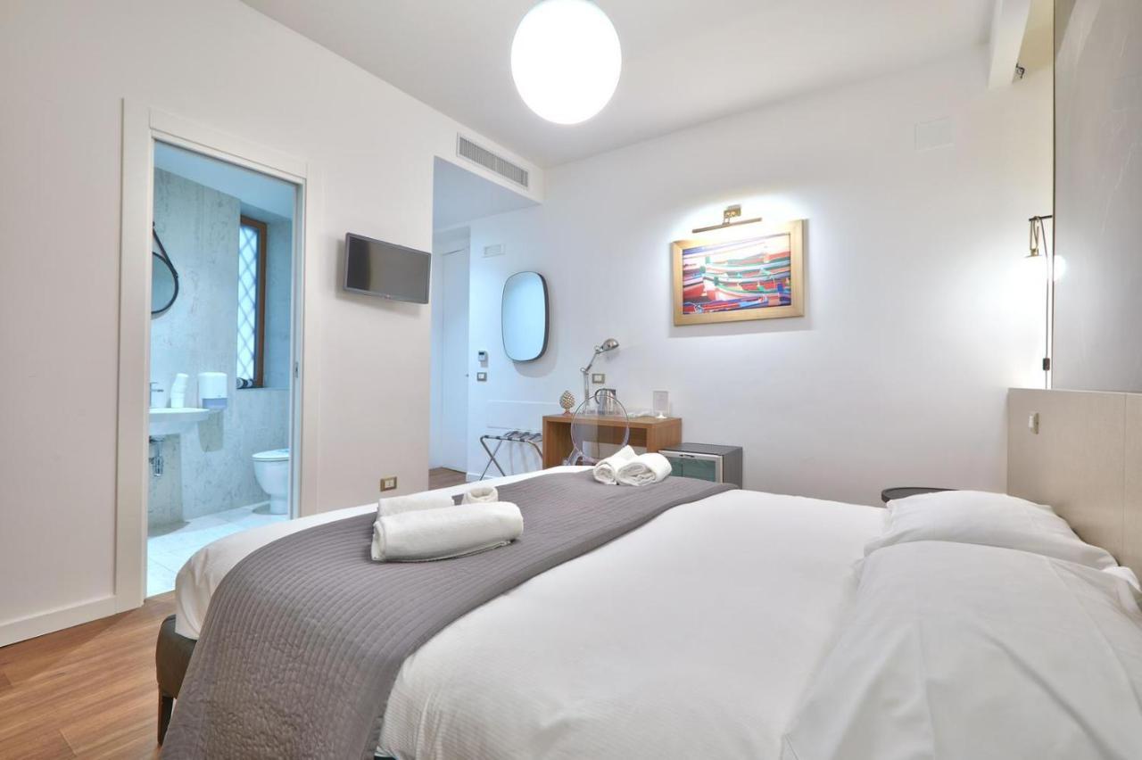 Belmoro - La Dimora Del Capo Bed & Breakfast Palermo Bagian luar foto