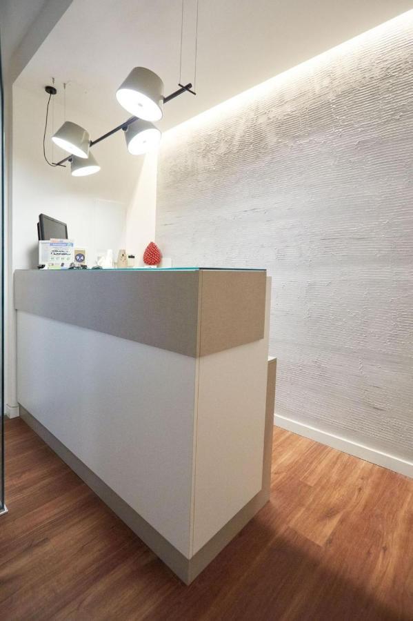 Belmoro - La Dimora Del Capo Bed & Breakfast Palermo Bagian luar foto